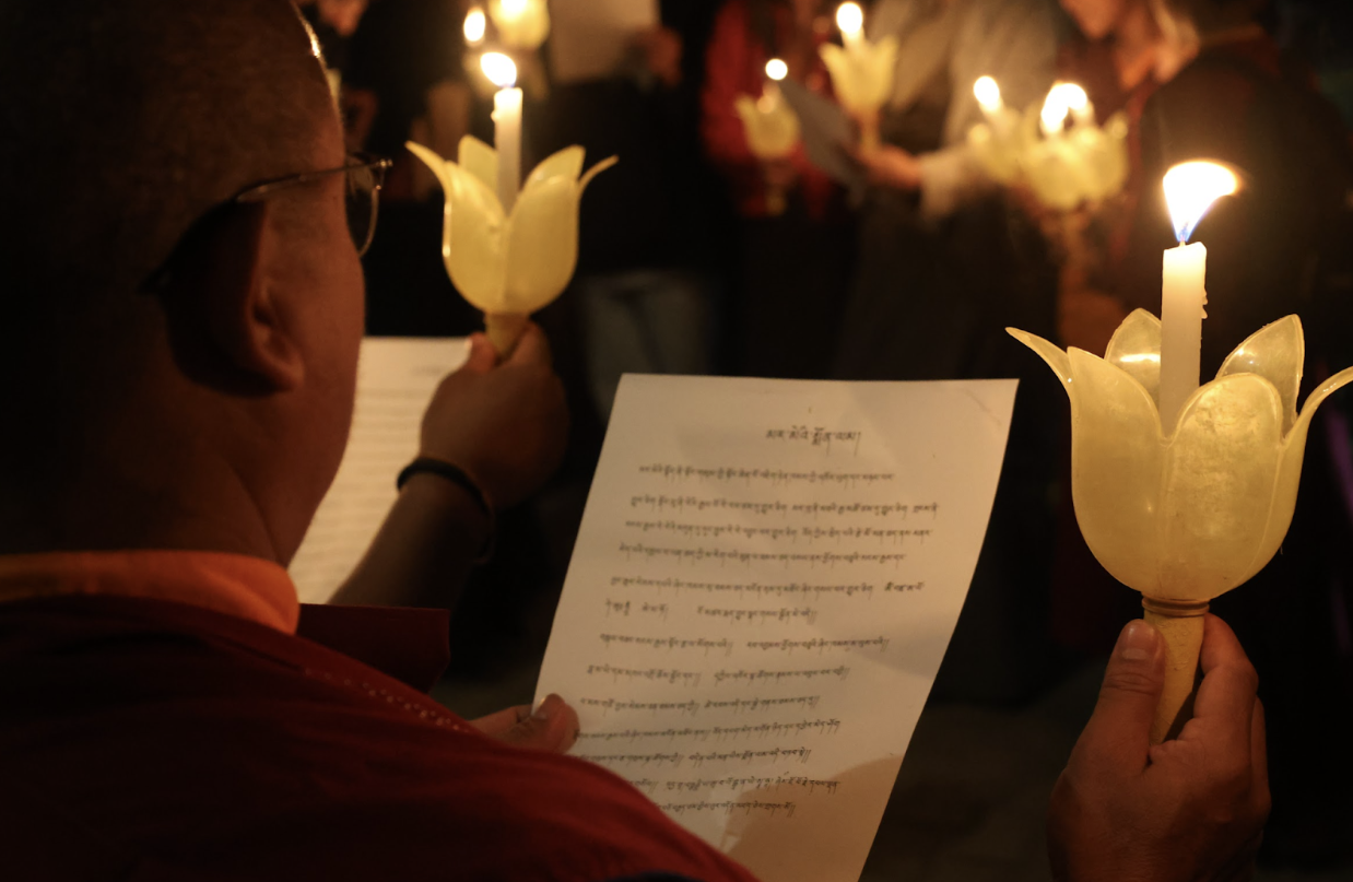 Practitioners gathered for the Tibet Peace Ceremony