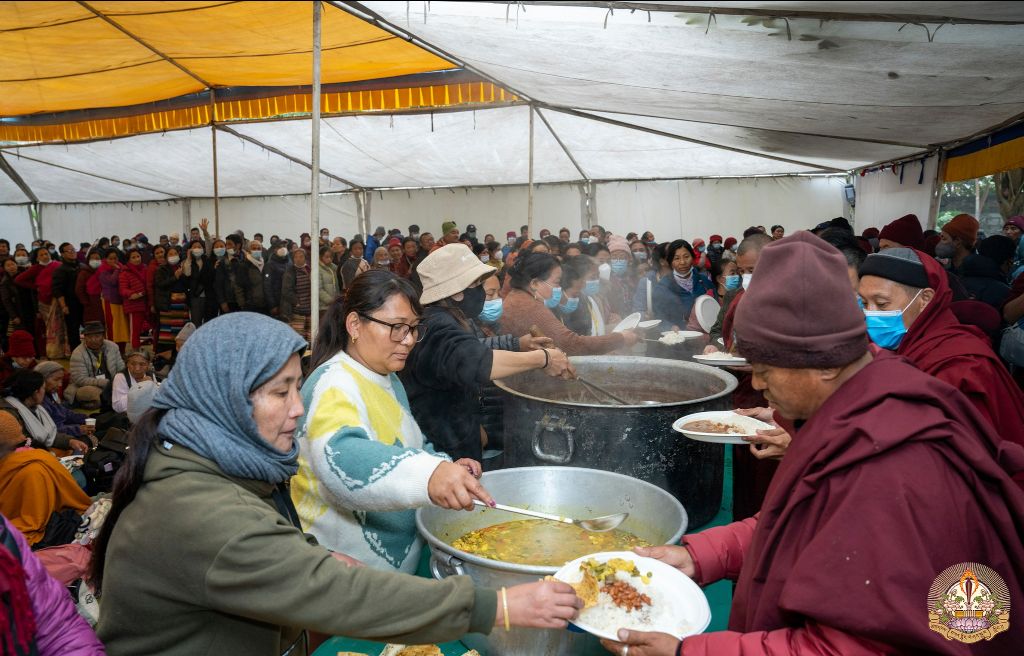 Food offering from SINI to 2000 students of Chokyi Nyima Rinpoche
