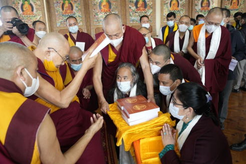 H.H. the 14th Dalai Lama Received the First Draft of the Kagyur Karchag Encyclopedia